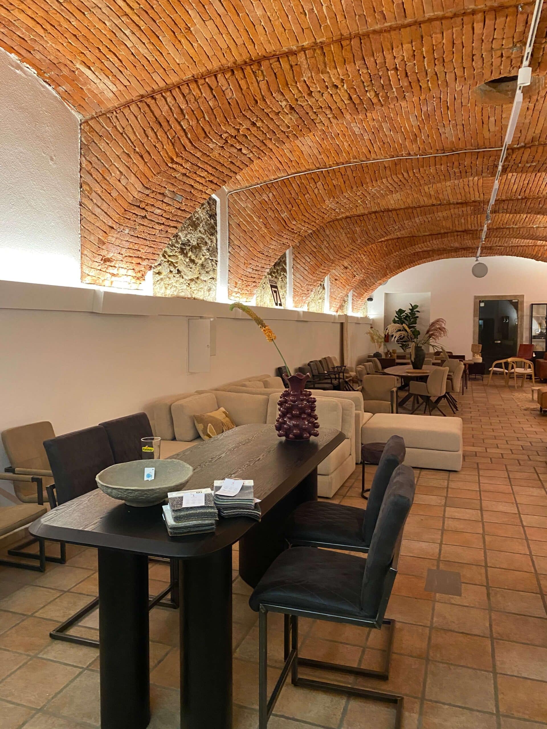 Räume ins richtige Licht setzen. Unsere Projekte zeigen, wie Licht Design, Atmosphäre und Komfort perfekt vereint. 📞 0680 14 64 886 🌐 apollonlux.at