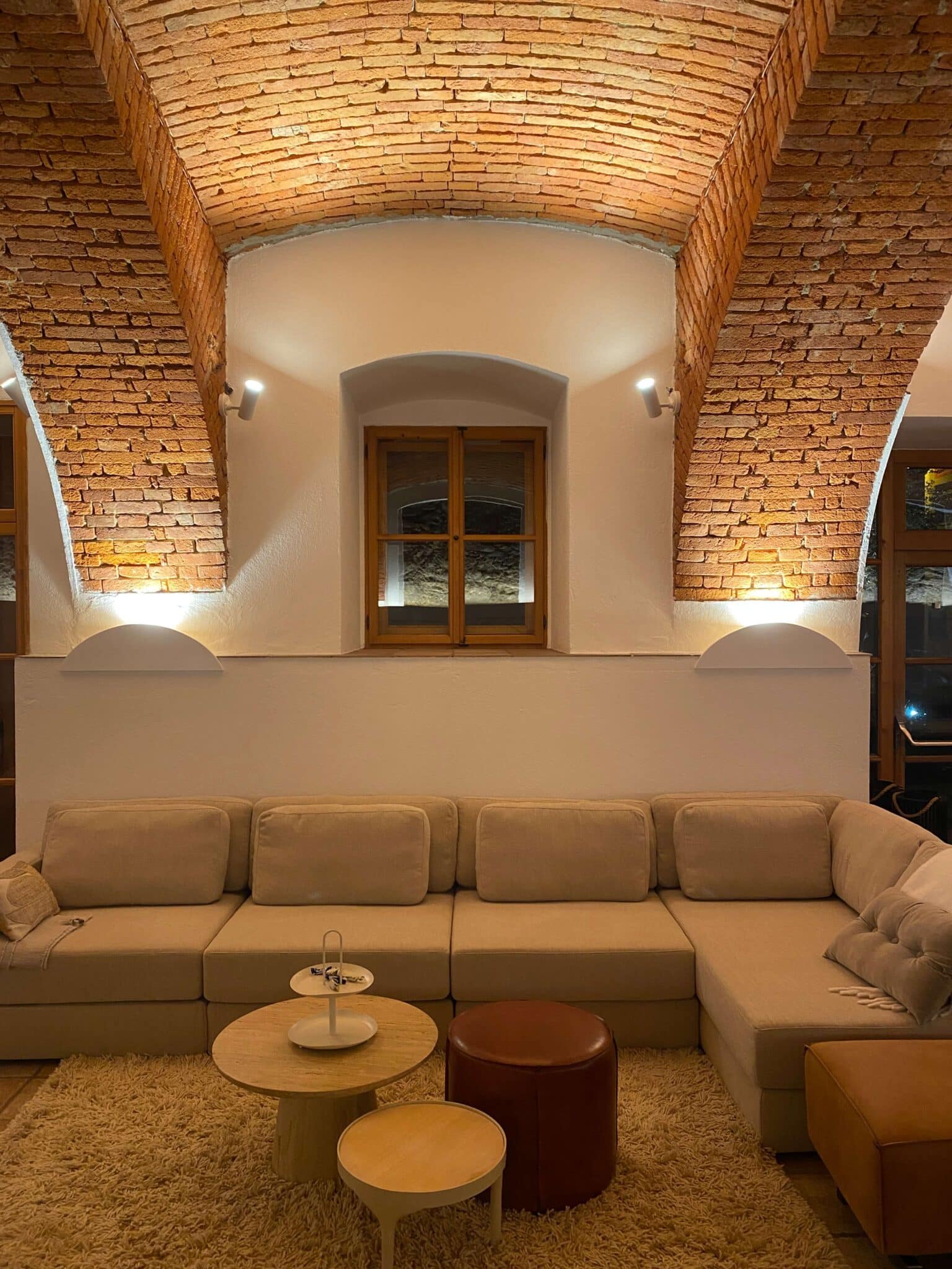 Räume ins richtige Licht setzen. Unsere Projekte zeigen, wie Licht Design, Atmosphäre und Komfort perfekt vereint. 📞 0680 14 64 886 🌐 apollonlux.at