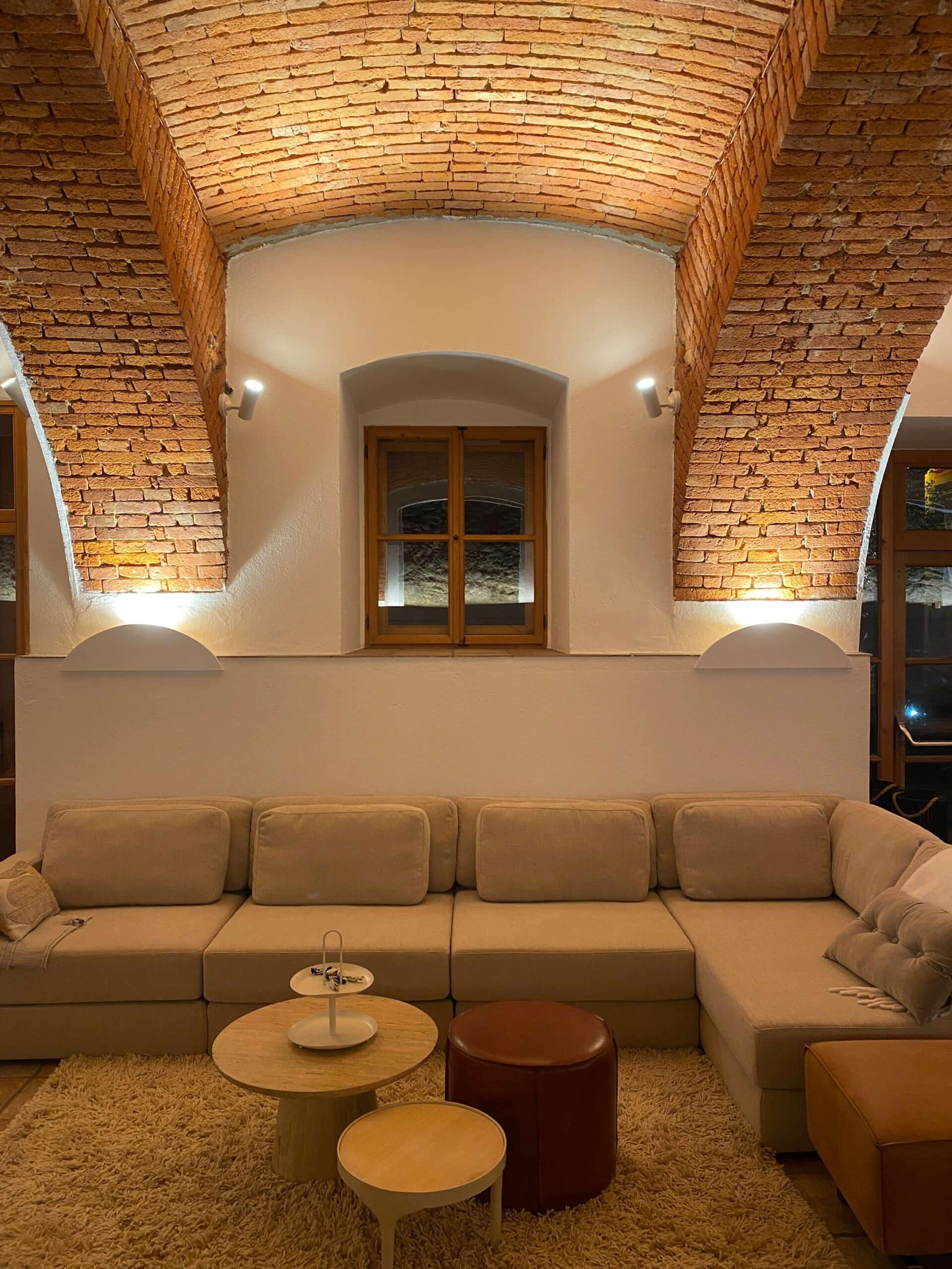 Räume ins richtige Licht setzen. Unsere Projekte zeigen, wie Licht Design, Atmosphäre und Komfort perfekt vereint. 📞 0680 14 64 886 🌐 apollonlux.at